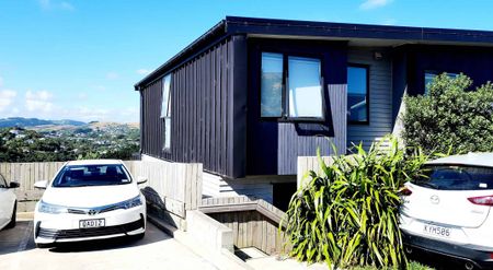 Near new, Sunny 3 Bed (Corner unit with Courtyard) - Photo 5