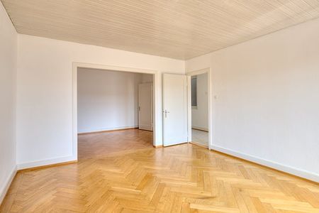 "Altbauwohnung mit Fischgratparkett" - Photo 3