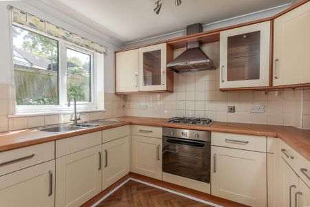 3 bedroom detached house to rent - Photo 5