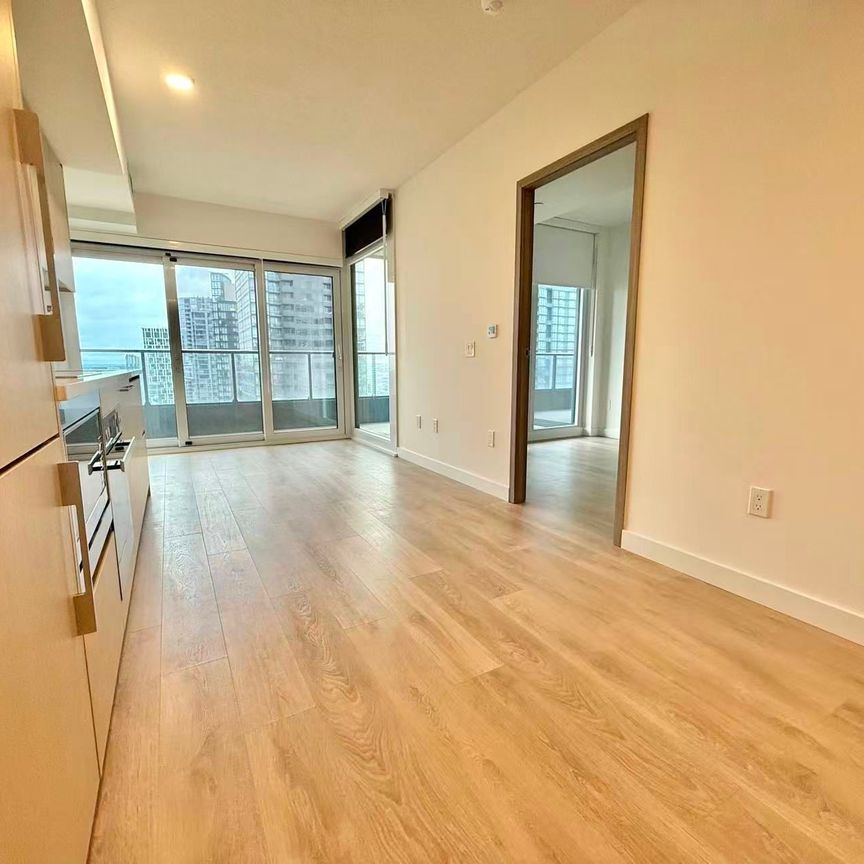 For Lease - 3 Concord Cityplace Way Unit# 3202, Toronto, Ontario - Photo 1