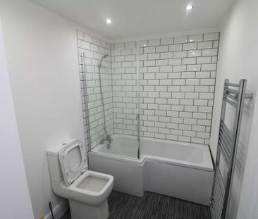 4 bedroom terraced house to rent - Photo 5