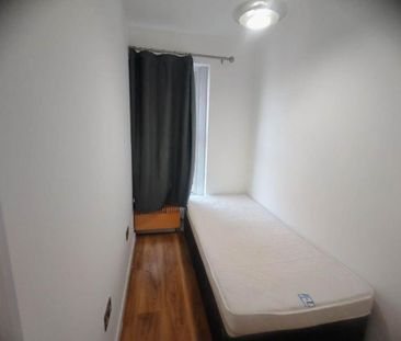 4 bedroom terraced house to rent - Photo 5