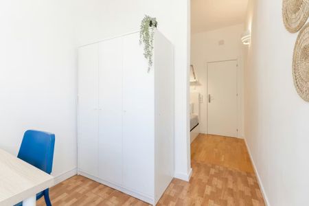 Rambla de Prat, Barcelona, Catalonia 08012 - Photo 4