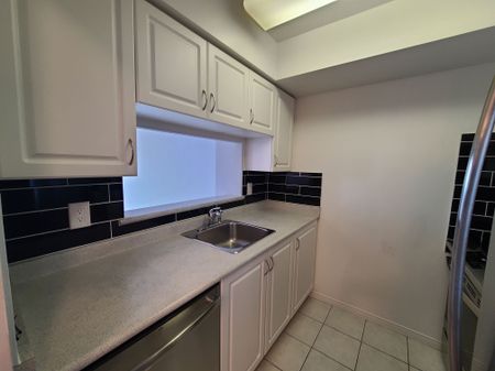 For Lease - 1 Pemberton Avenue Unit# 2705, Toronto, Ontario - Photo 4