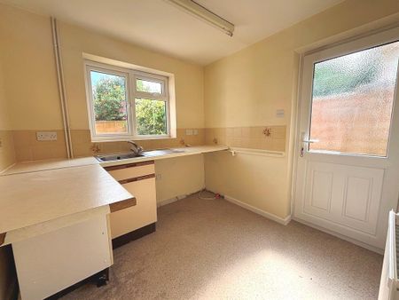 3 bedroom detached house to rent - Photo 4