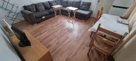 3 bedroom terraced house to rent - Photo 3