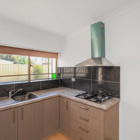 Light-Filled One-Bedroom Granny Flat - Photo 3