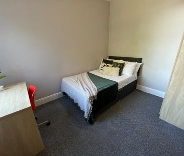 4 bedroom terraced house to rent - Photo 6