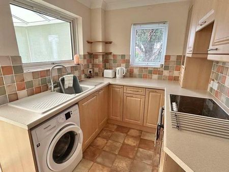 Balmoral Gardens, Topsham, EX3 - Photo 3