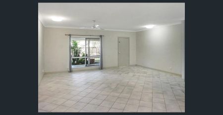 3 Bedroom Home with no rear neighbours! - Photo 2