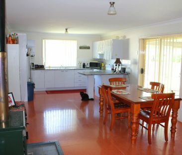 Family Home - Photo 5