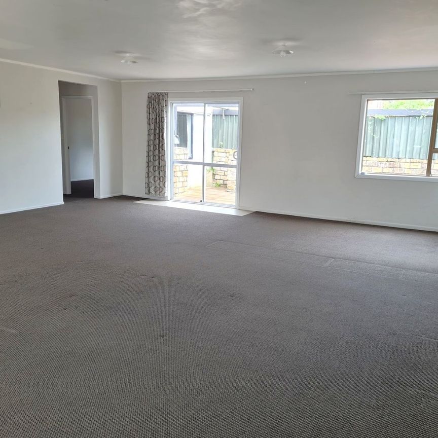MANGERE - 3 bedroom house + 3 Brm and Office - Photo 1