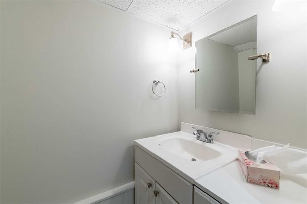 For Lease - 210 Donlea Drive, Toronto, Ontario - Photo 1