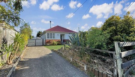 Cozy Home in Quiet Location - Photo 2