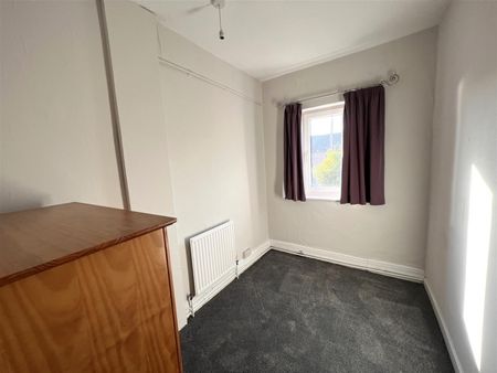 3 bedroom House To Let - Photo 3