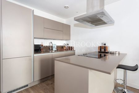 Roosevelt Tower, Williamsburg Plaza, E14 9RL - Photo 2