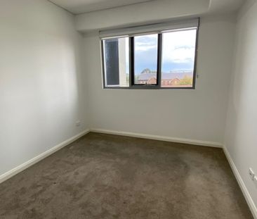 2 BED 2 BATHROOM PLUS OVER SIZED STUDY - Photo 3