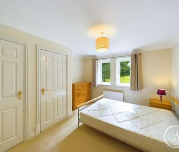 Park Avenue, Roundhay, Leeds, LS8 - Photo 1