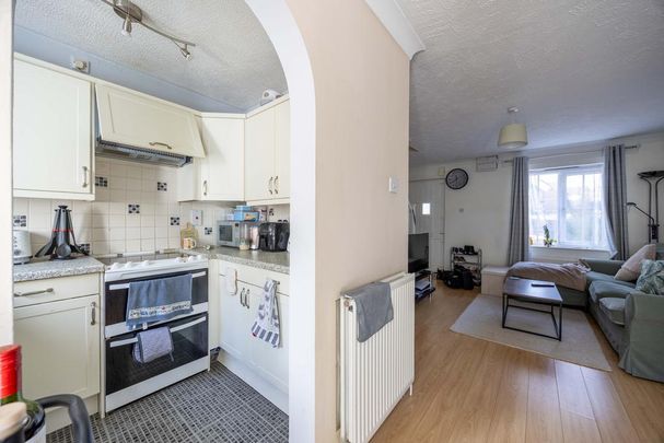 2 bedroom terraced house to rent - Photo 1