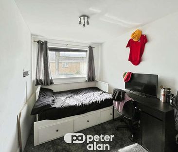 Manor Court, Church Village, Pontypridd, CF38 - Photo 6