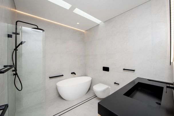 Contemporary Luxury Living in Prime Leichhardt Location - Photo 1