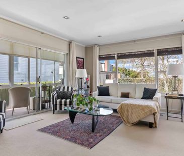 Light-Filled Living in the Heart of Remuera - Photo 1