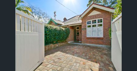 BEAUTIFUL HOME IN GREAT LOCATION - Photo 4