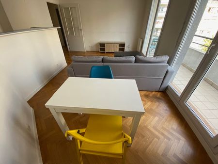 2 pièces - Meublé - 42 m² - 4ème étage - Colocation non autorisée - Photo 3