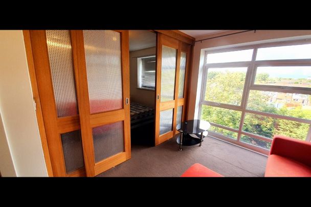 Studio Flat, Renolds House, M5 - Photo 1