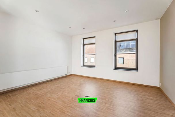 Gerenoveerd duplex appartement met 3 slaapkamers en tuin in het centrum van Zonnebeke - Photo 1