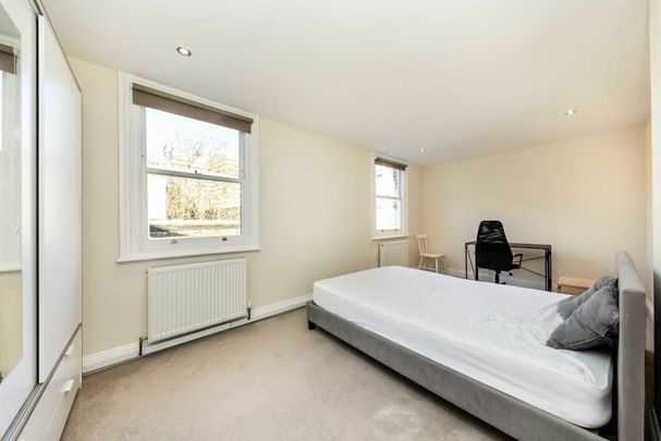 Fulham Palace Road, W6, London - Photo 1