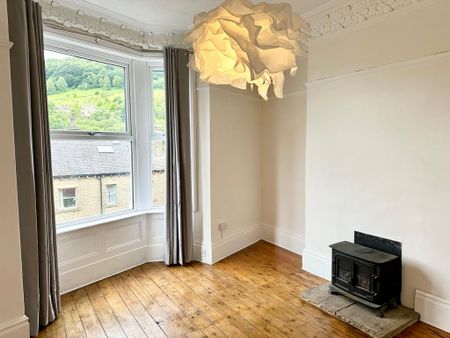 3 bedroom end of terrace house to rent - Photo 2