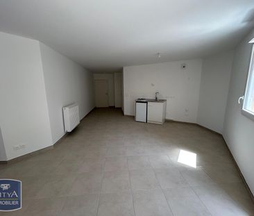 Location Appartement 1 pièce 48m² PORT DE BOUC 13110 - Photo 2