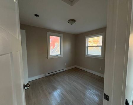 Renovated 2 Bedroom Bungalow in the heart of Downtown Dartmouth! - Photo 2