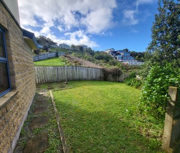 Spacious 5-Bedroom Home with Stunning Ocean Views – 17 Jordan Stree... - Photo 5
