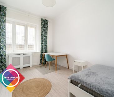 Bright and renovated 2 bedroom apartment in City Center - Photo 2