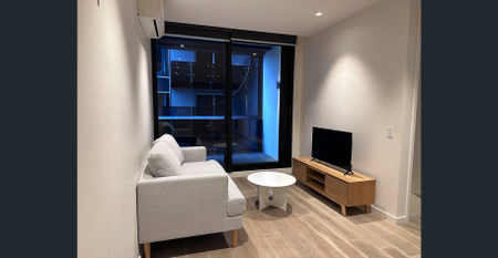 FULLY FURNISHED Modern One Bedroom Apartment in Opera - Photo 5