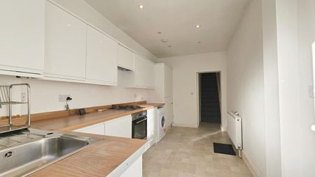 2 bedroom flat to rent - Photo 5