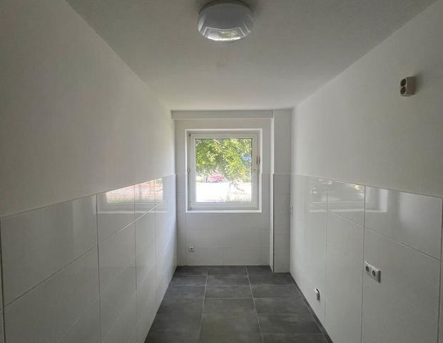 Schöne helle 3 Zimmer Wohnung + Tiefgaragenstellplatz - Photo 1