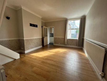 2 bedroom terraced house to rent - Photo 3