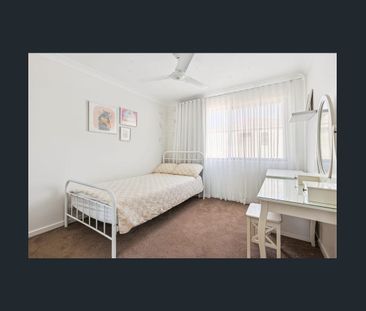 Largest Townhouse in the Complex – Spacious & Renovated! - Photo 6