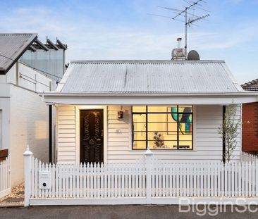 Beautifully Presented and Cosy Three Bedroom Cottage - Photo 3