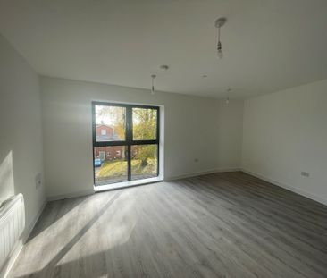 ErasmusDrive, Derby - Photo 1