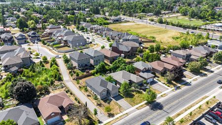 For Lease - 793 Spillsbury Drive, Peterborough, Ontario - Photo 3