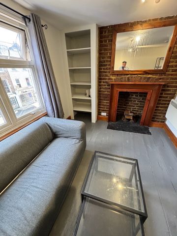 1 Bed Flat, Parkway, NW1 - Photo 2