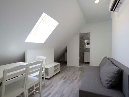 Calle de los Monederos, Madrid, Community of Madrid 28026 - Photo 2