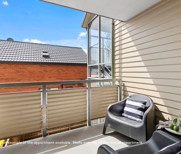 Sunny One Bedroom Apartment in Richmond - Photo 3