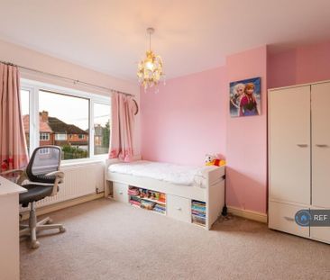 5 bedroom semi-detached house to rent - Photo 4