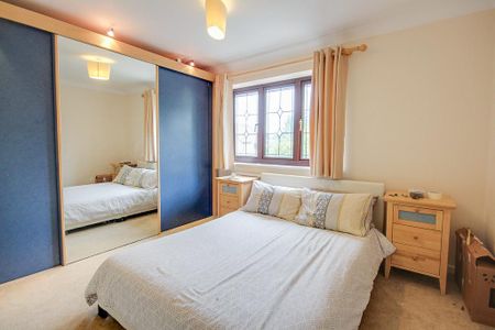 4 bedroom detached house to rent - Photo 4