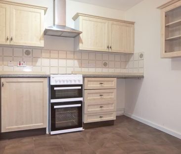 2 bedroom ground floor flat to rent - Photo 5